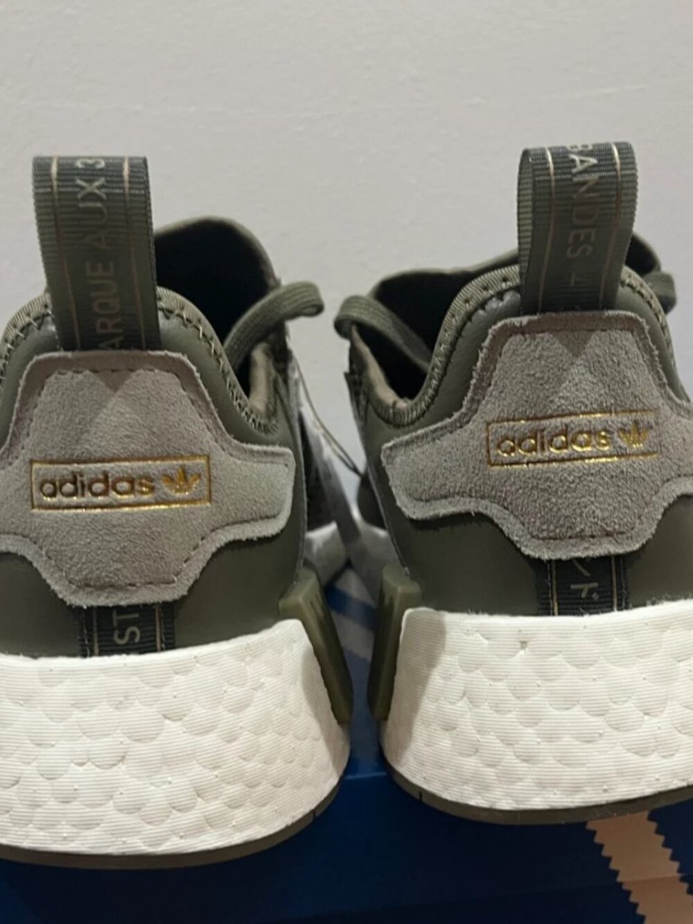 NMD R1 Olive - Picture 3 of 5